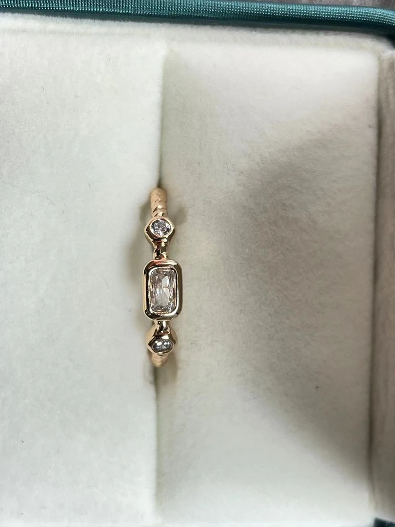 戒指 南非白色豪镶戒指    Q15