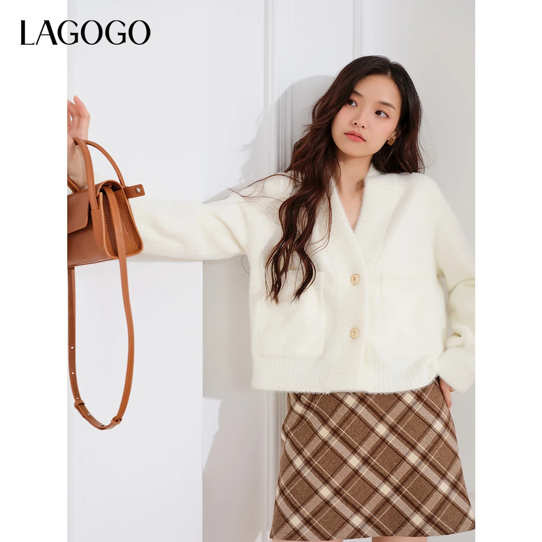 【陈大可】lagogo2024年新款仿水貂绒柔软针织衫女NCMM837G01