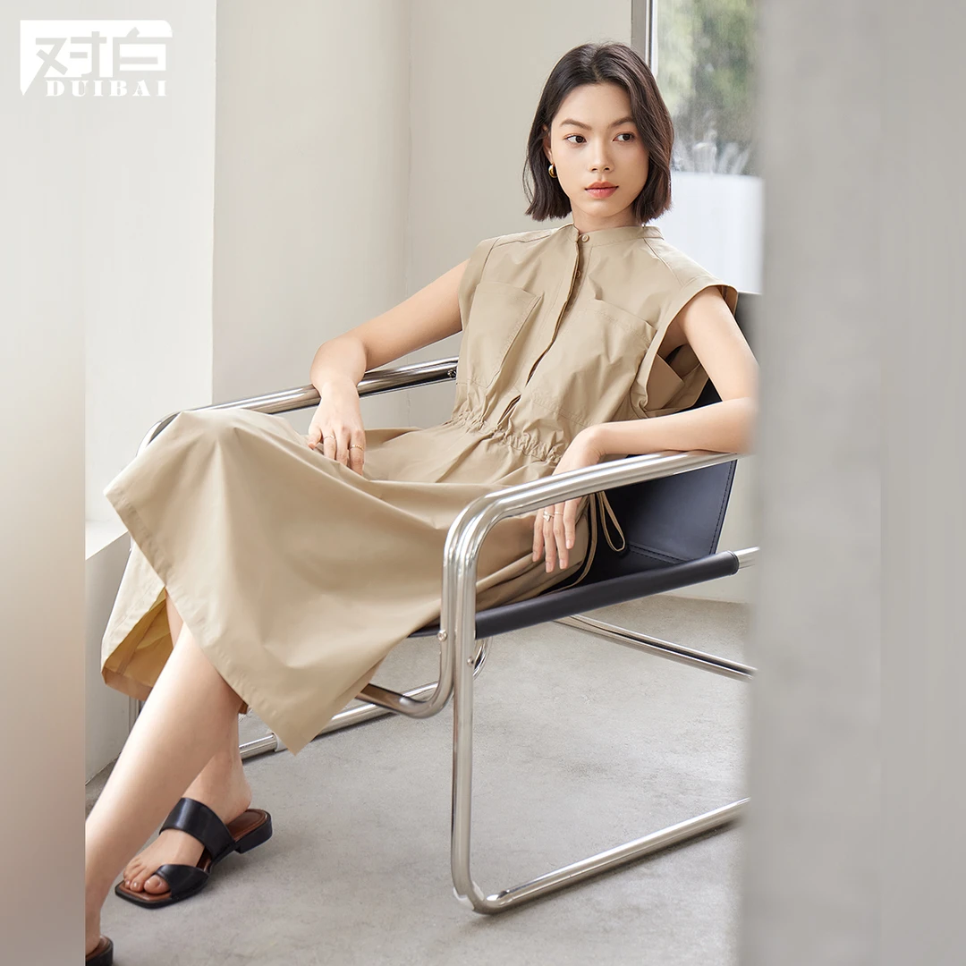 对白新中式立领无袖连衣裙女2025夏季新款高级感通勤收腰显瘦裙子