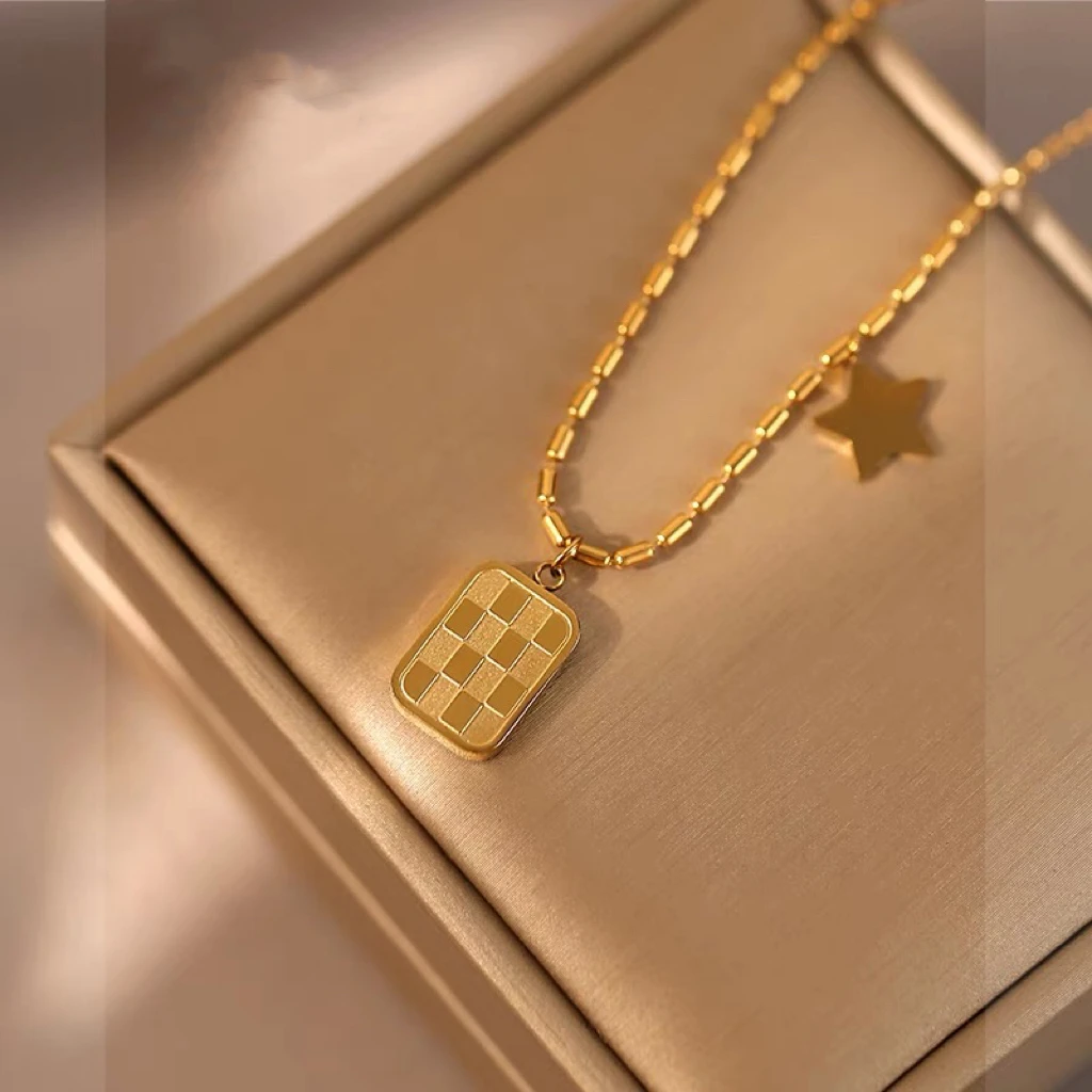 XAD 钛钢项链 韩版棋盘格项链女小众轻奢时尚五角星星方牌锁骨链