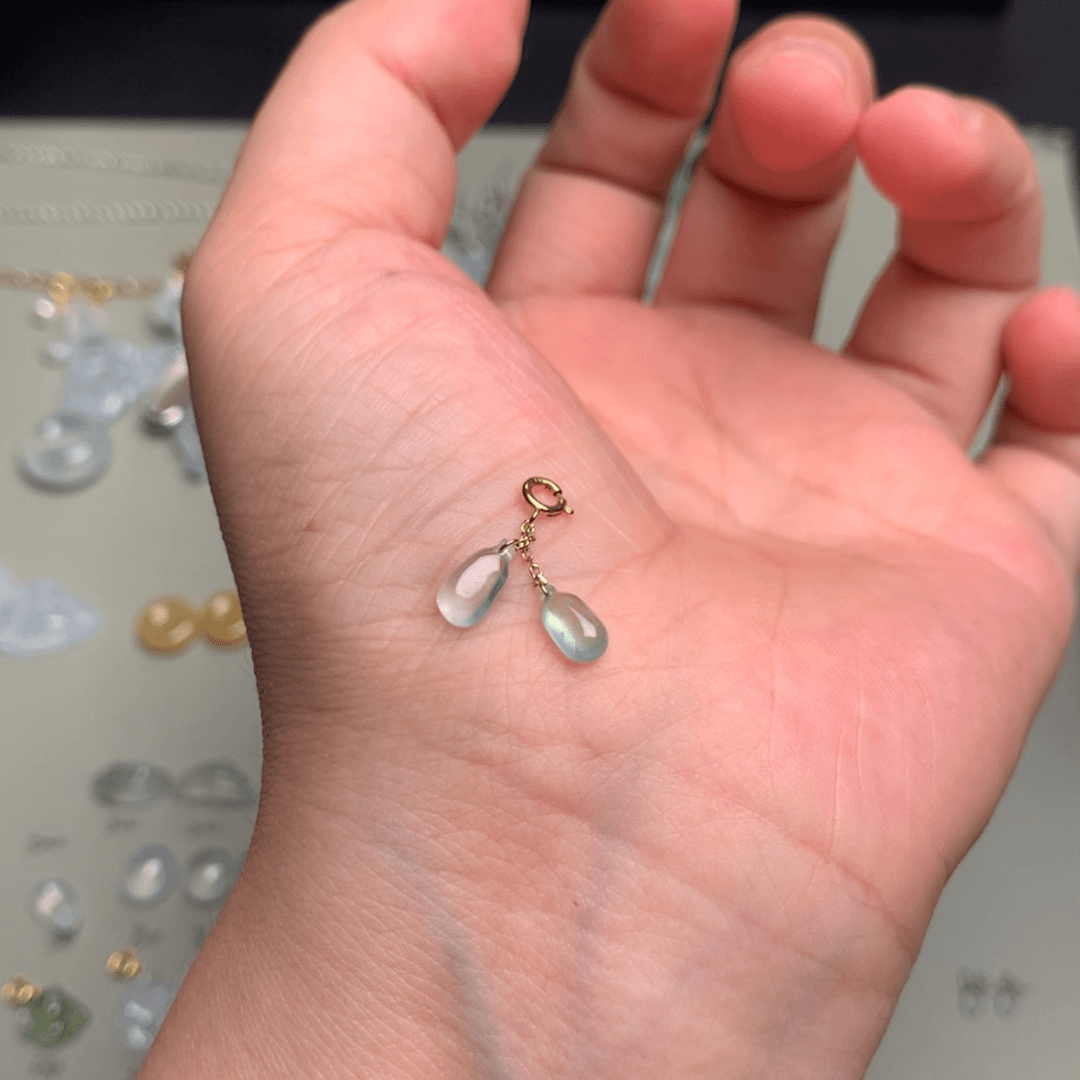 【闪购商品】翡翠颈饰18K金镶嵌蠢*头