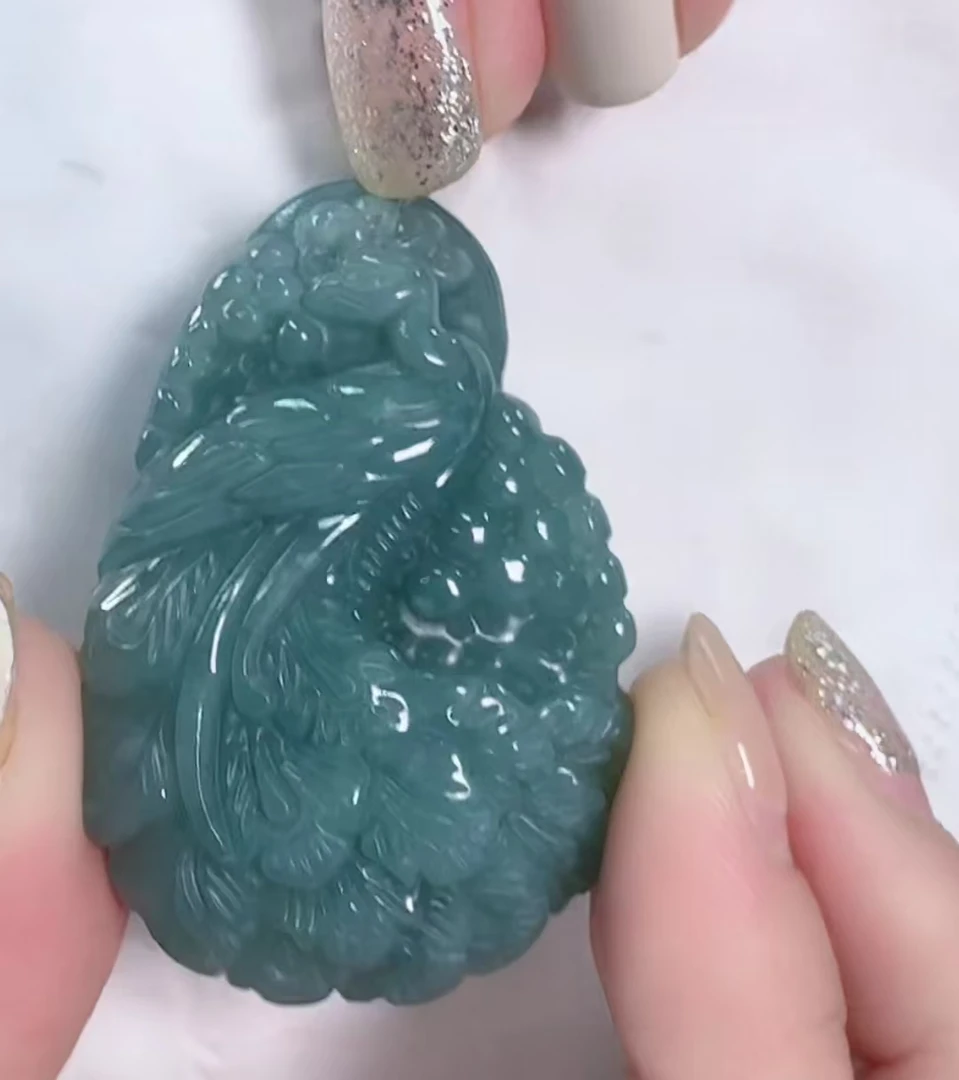 天然翡翠A货凤凰（多样性发货发其一）宽33-34高47左右厚10M送绳