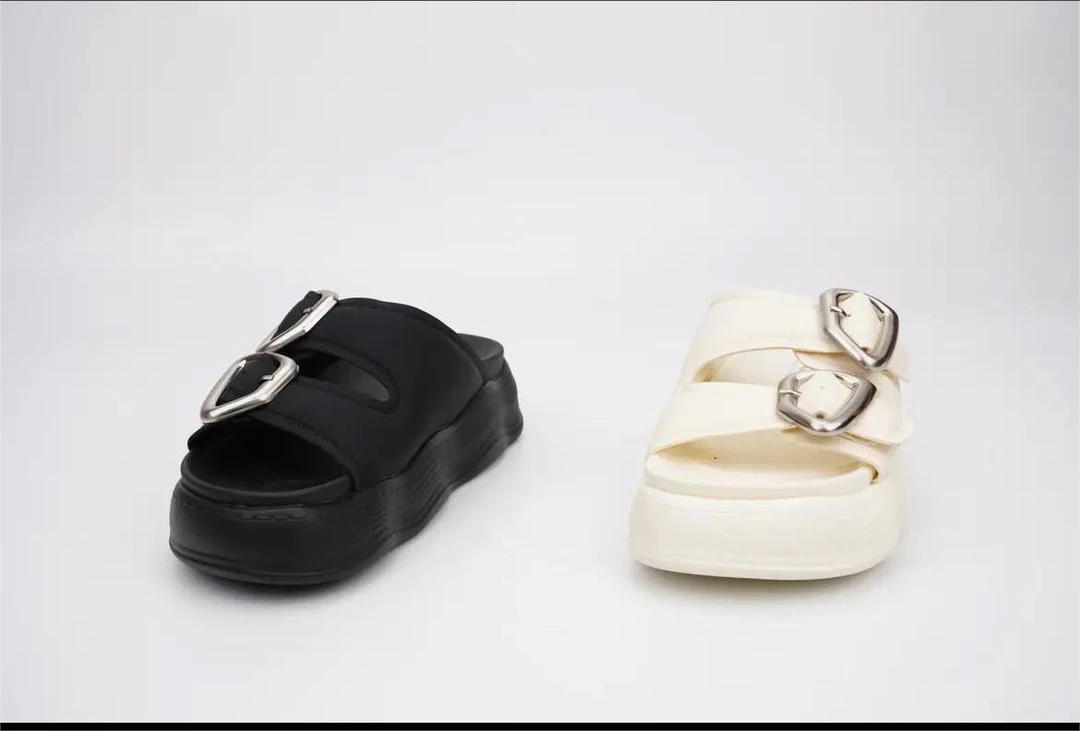 （MGG)时尚爆款金属双扣休闲半托