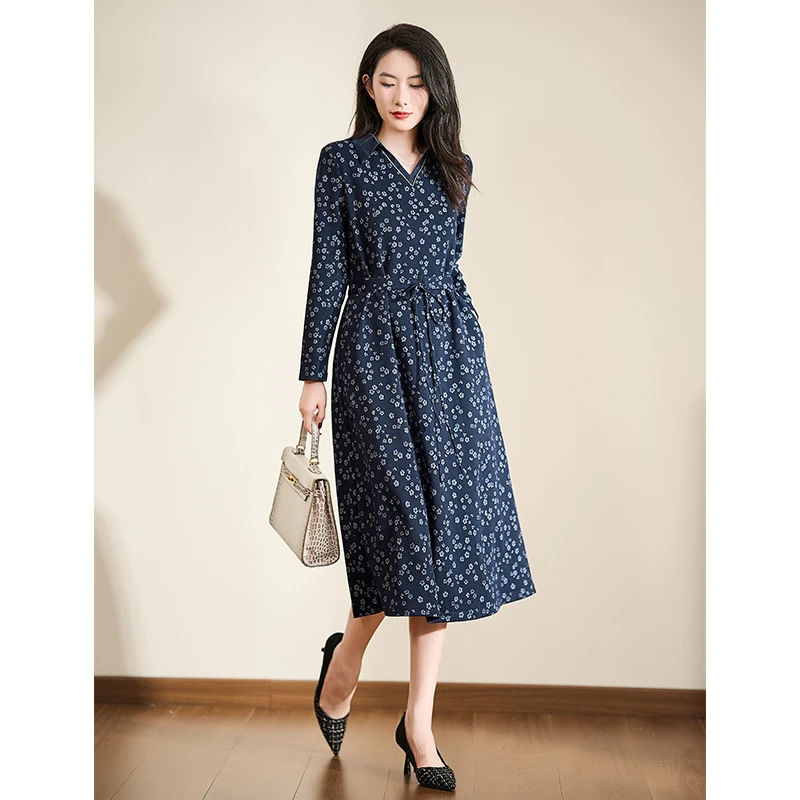 迪欧芙蓝色碎花长袖连衣裙2024新款女秋休闲气质长裙#QLQ17407