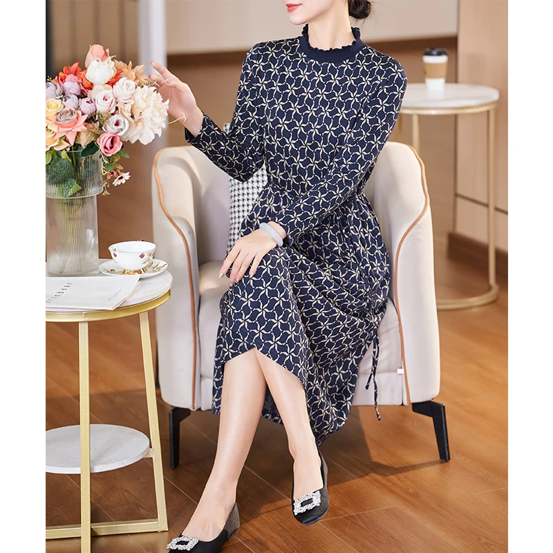 迪欧芙2023秋冬季新款收腰显瘦气质长袖花色款女连衣裙#QLQ25476