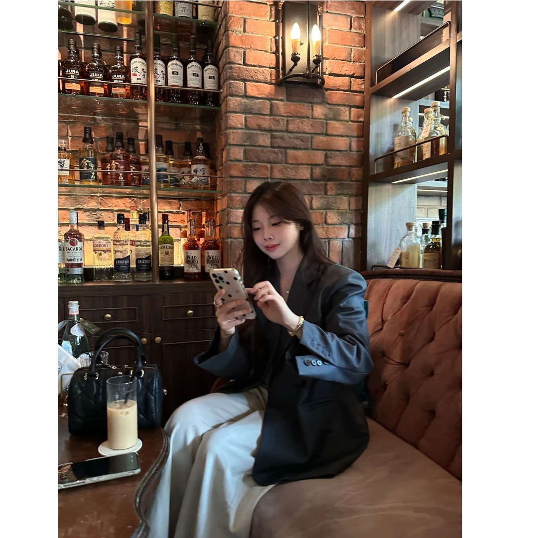 秋冬新款高级爆款休闲气质黑灰宽松女士西服西装上衣外套