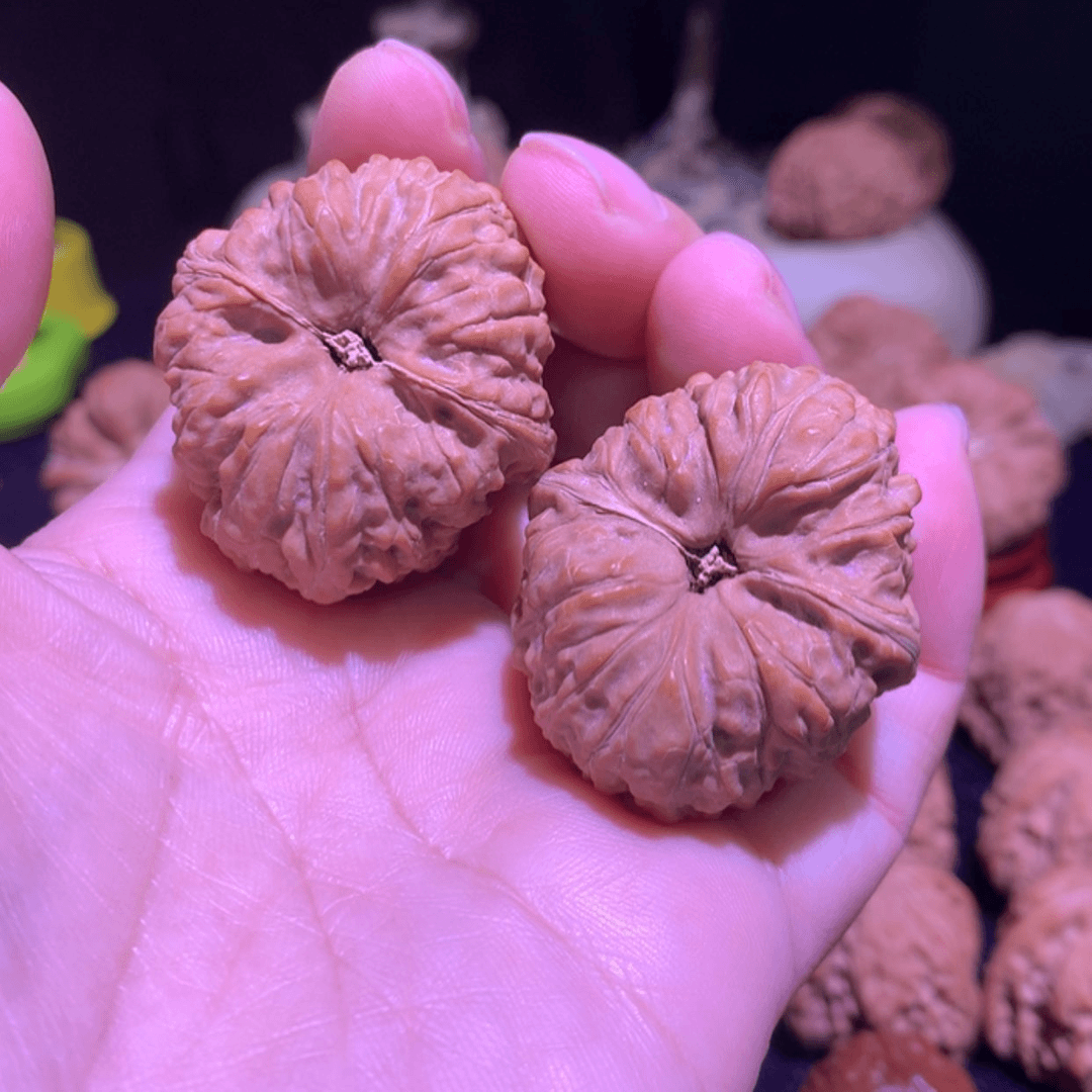 【闪购商品】文玩核桃把件千**峰35凹底