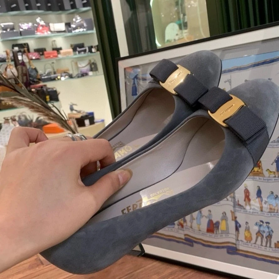 菲拉格慕 灰色 女款高跟鞋（适合36码脚）