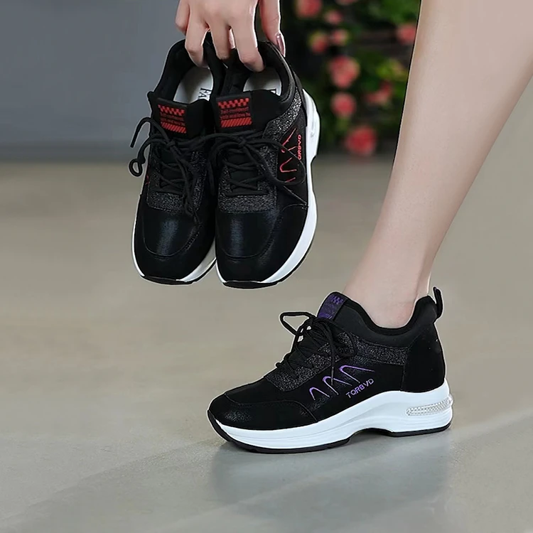 内增高女鞋秋季2024新款单鞋厚底旅游鞋黑色百搭透气休闲运动鞋女