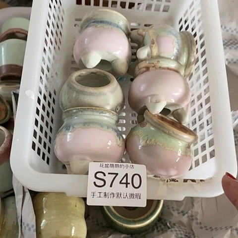 紫砂花盆740微瑕品口径3到4左右有展板