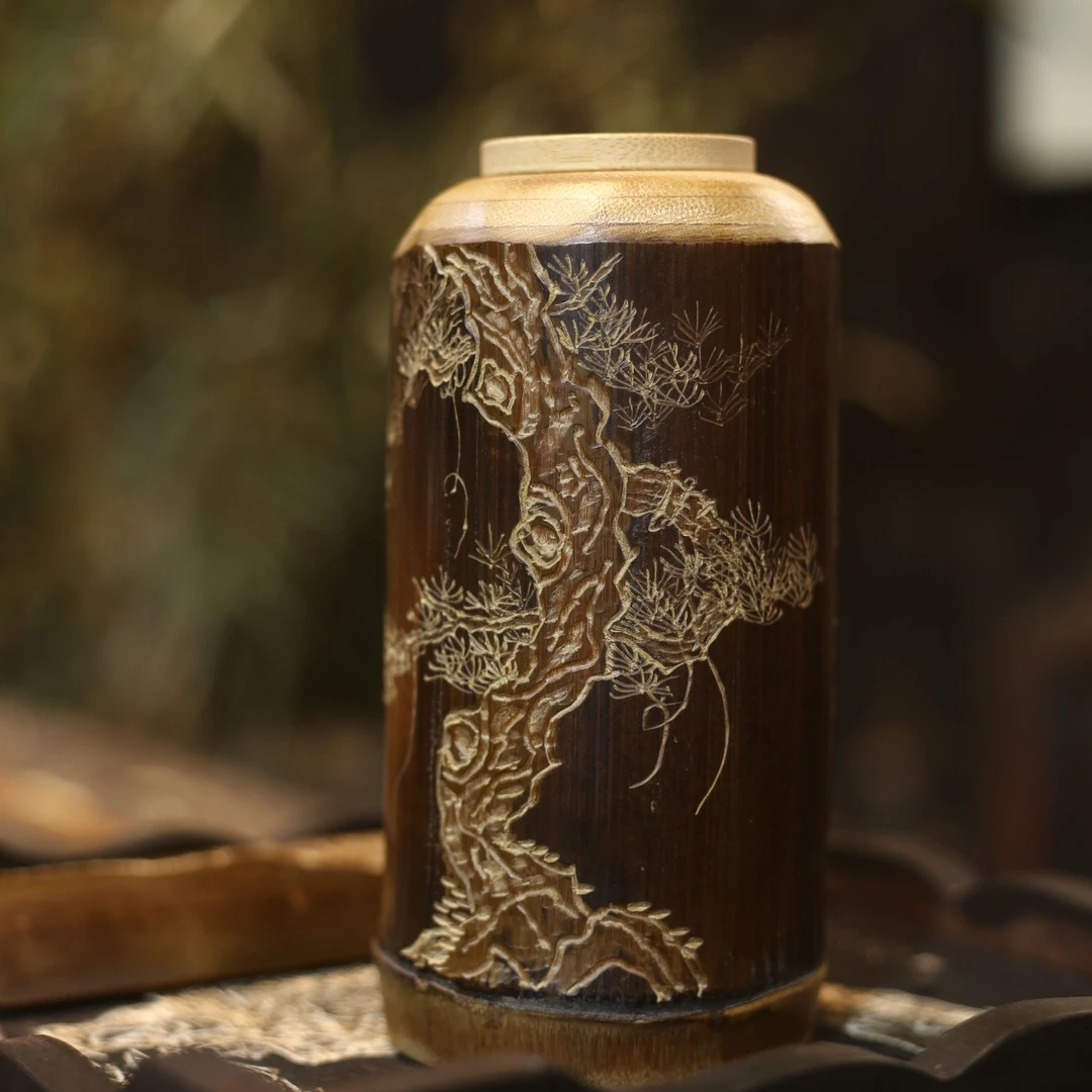 【松树茶叶罐】竹雕阴刻茶叶罐 老竹烟熏竹手刻高工刻绘