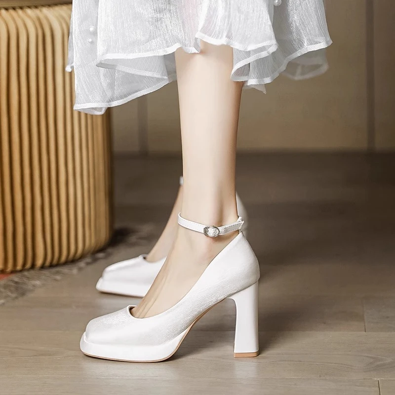 防水台白色女粗跟小个子增高高跟鞋2025法式玛丽珍伴娘婚鞋新娘鞋