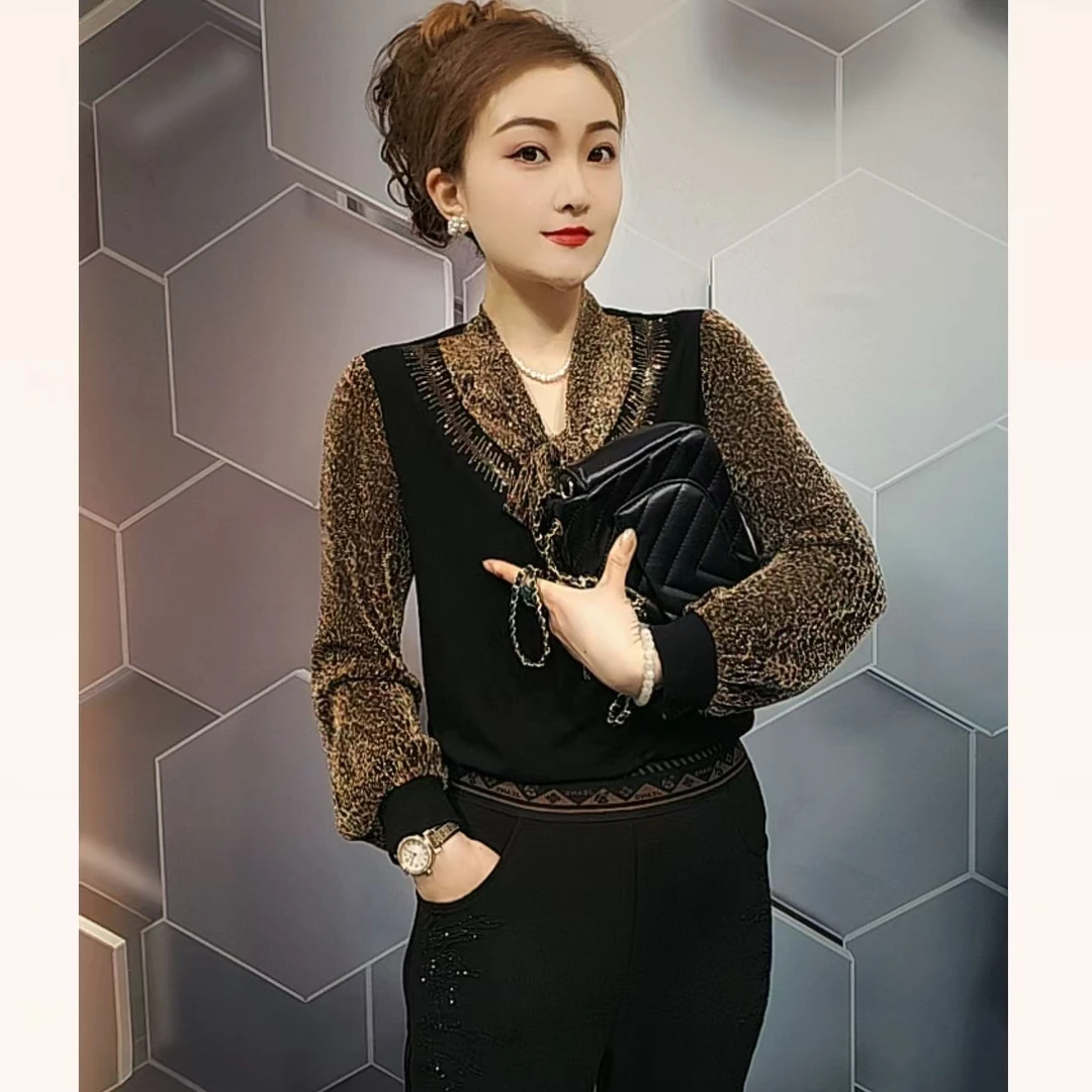 2024秋季新品女士轻奢长袖V领上衣小衫打底衫73072