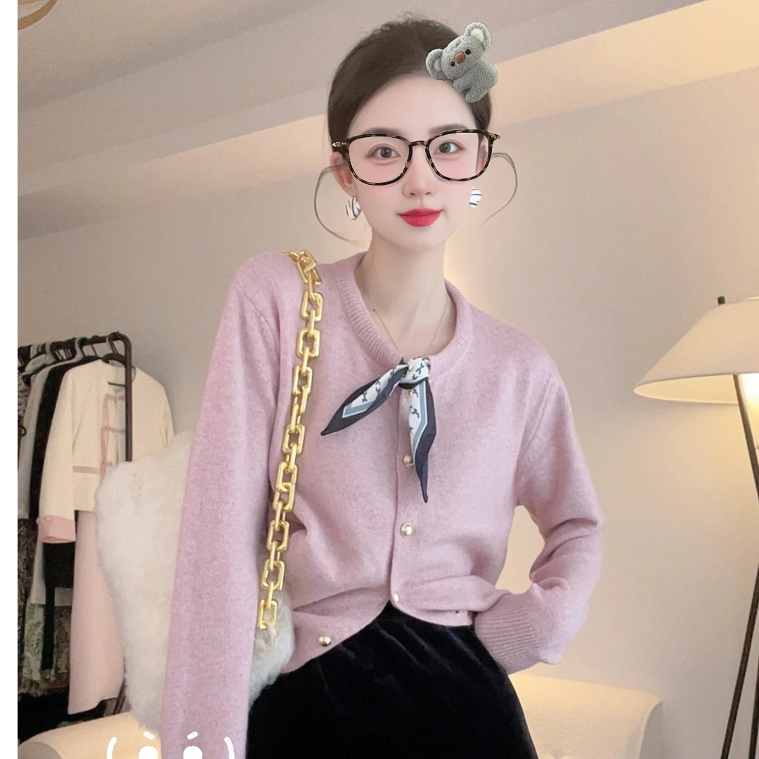 秋冬新款气质时尚温柔氛围感小领结圆领羊毛长袖针织衫