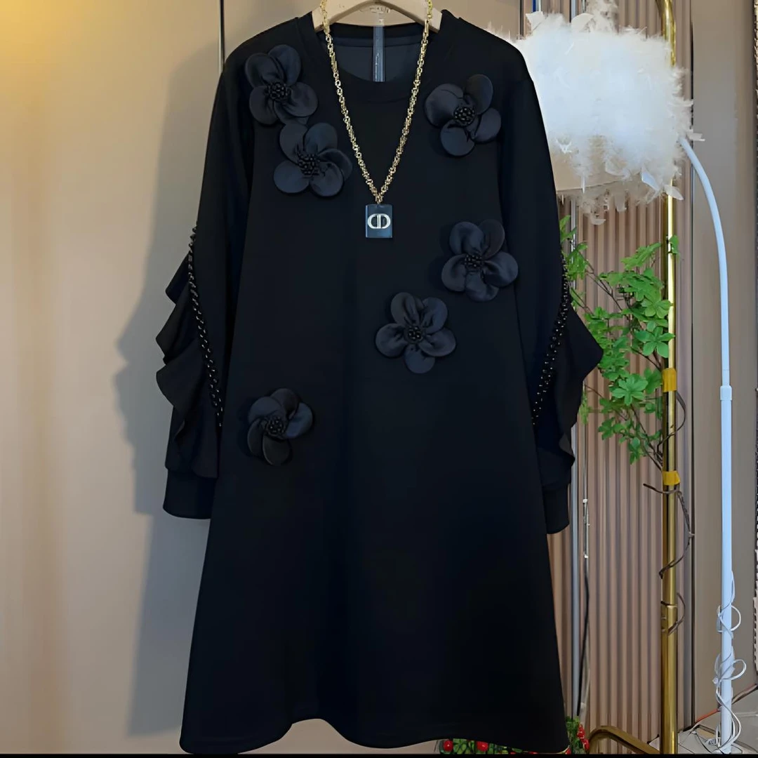 时尚大码女装秋冬花朵韩版显瘦纯色连衣裙减龄气质时尚纯色