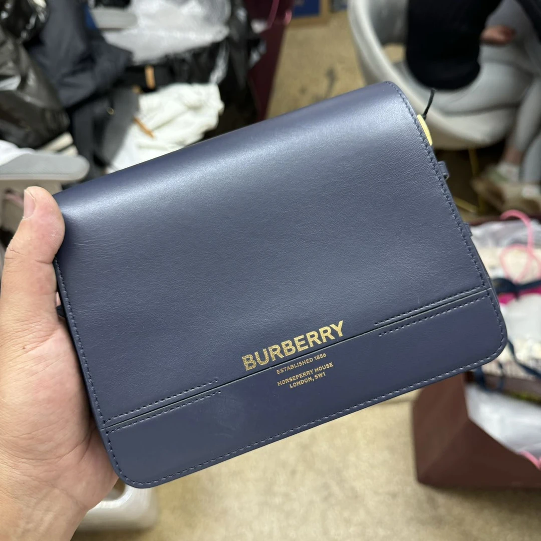 【样品】BURBERRY/博柏利藏蓝色字母印花邮差包美国顺丰直邮