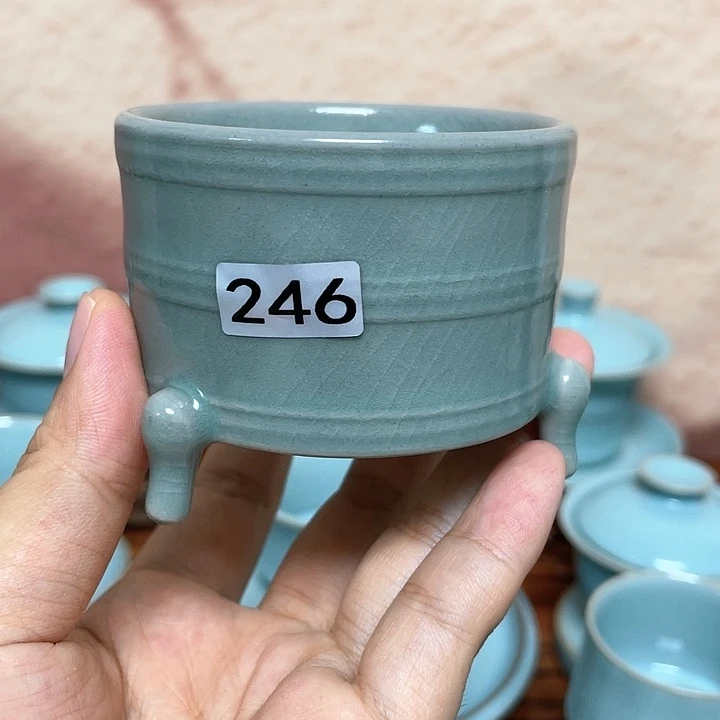 杯半价三足弦纹尊杯铁点