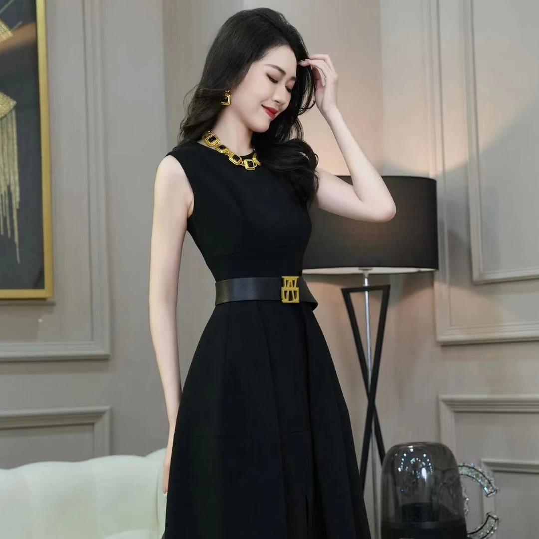 夏季新款女装优雅气质V领扭结收腰赫本风长款口袋连衣裙 9503