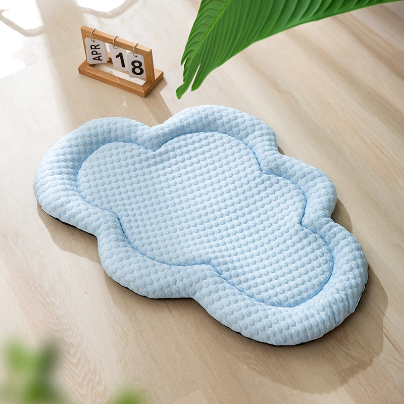 [达人]宠物蓝色云朵清新3D凉感垫子小型犬夏季避暑散热透气窝7814