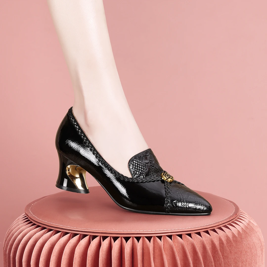 梵芮诗2024年新款春秋户外金属装饰手工设计粗跟低跟女单鞋-H1042