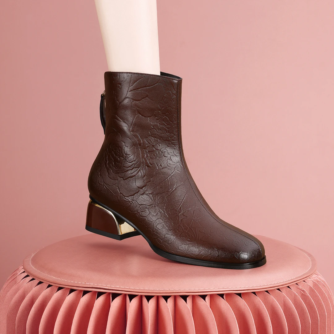 梵芮诗2024年冬季新款方头时尚气质纯色百搭轻奢韩版短靴-H1126