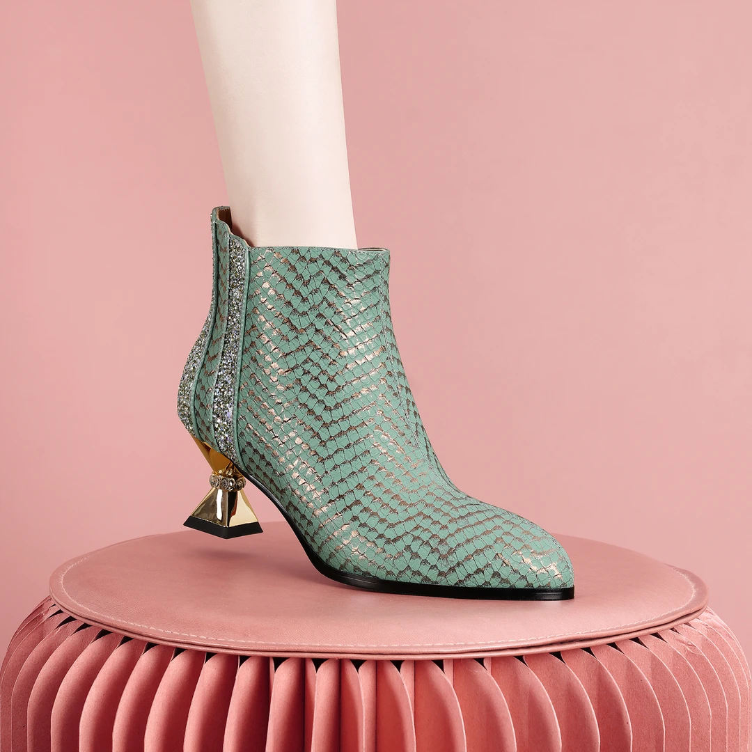 梵芮诗2024年新款秋冬尖头保暖绒里格丽特时尚潮款细跟短靴-J1115