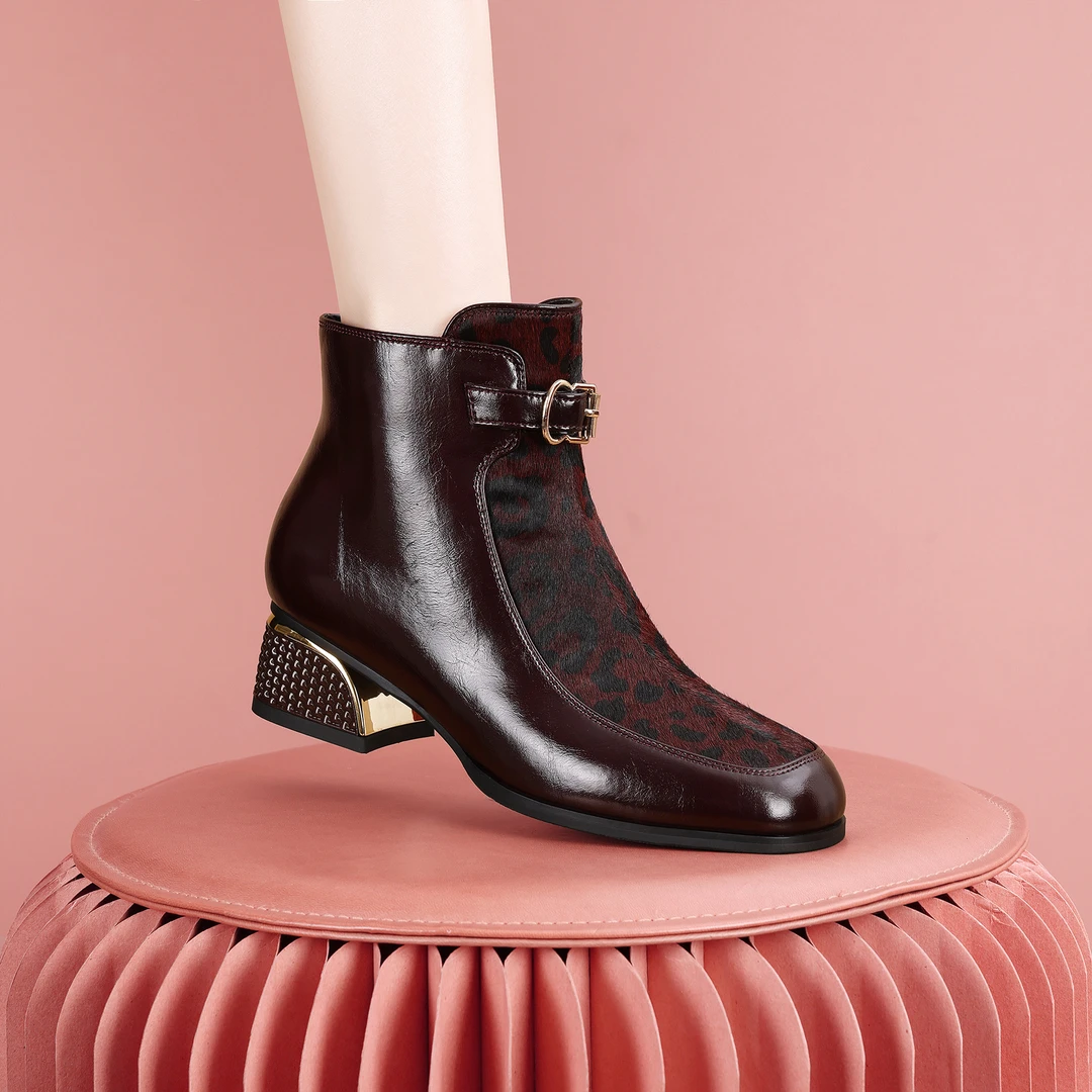 梵芮诗2024年新款秋冬金属装饰潮款时尚保暖搭子粗跟短靴-H1118