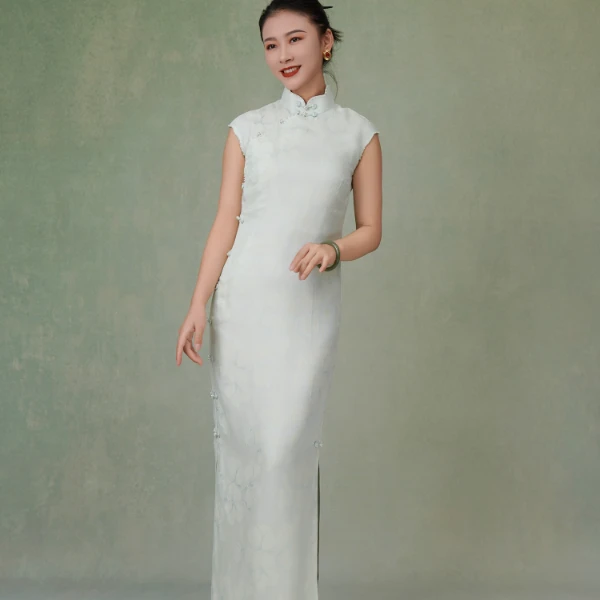 千帆旗袍 珂雪 真丝花萝花瓣领钉珠旗袍 有省修身