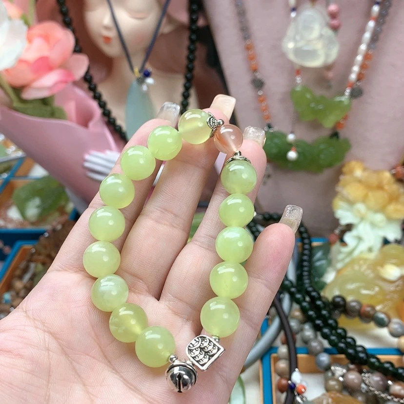 【闪购商品】蛇纹石玉手串未镶嵌黑***心