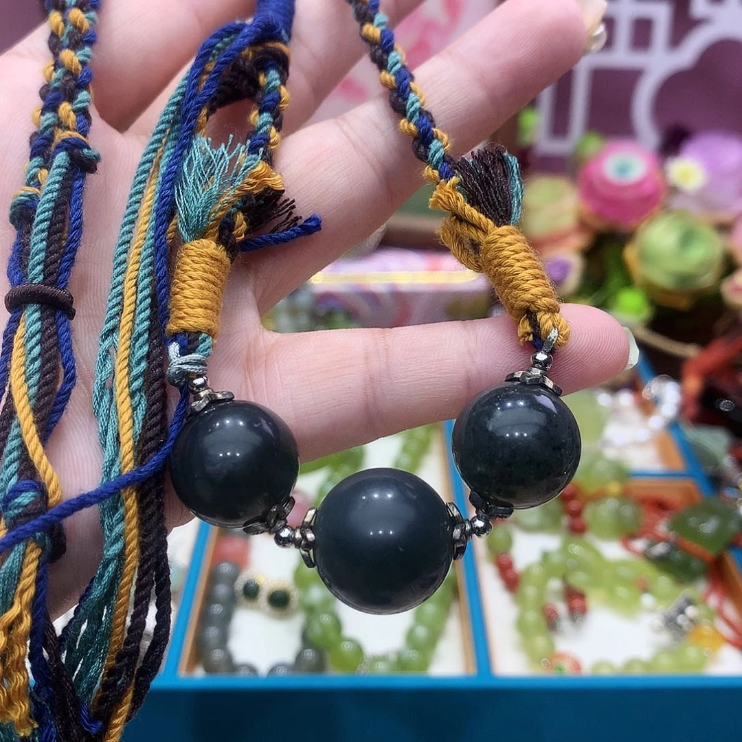 蛇纹石玉吊坠未镶嵌