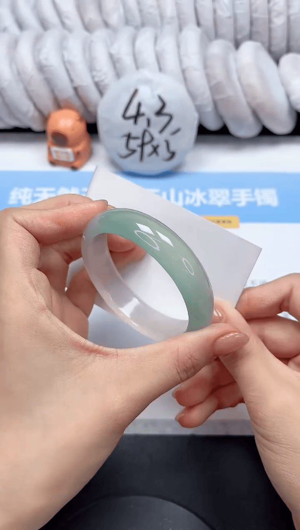 【闪购商品】石英质玉手镯未镶嵌156-54