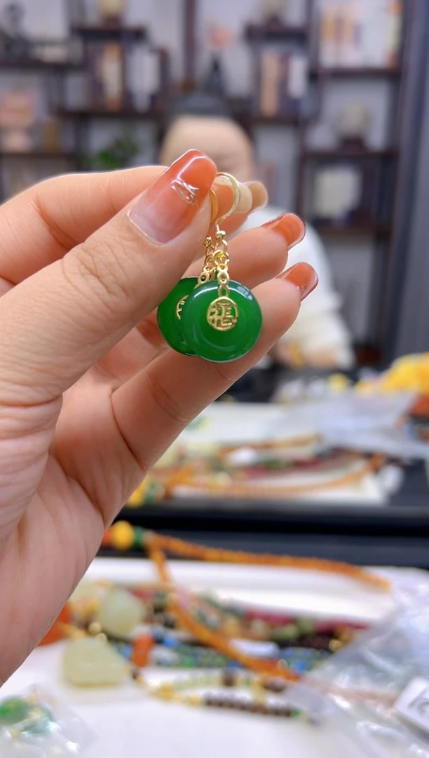 【闪购商品】翡翠耳饰14K金镶嵌耳勾E321