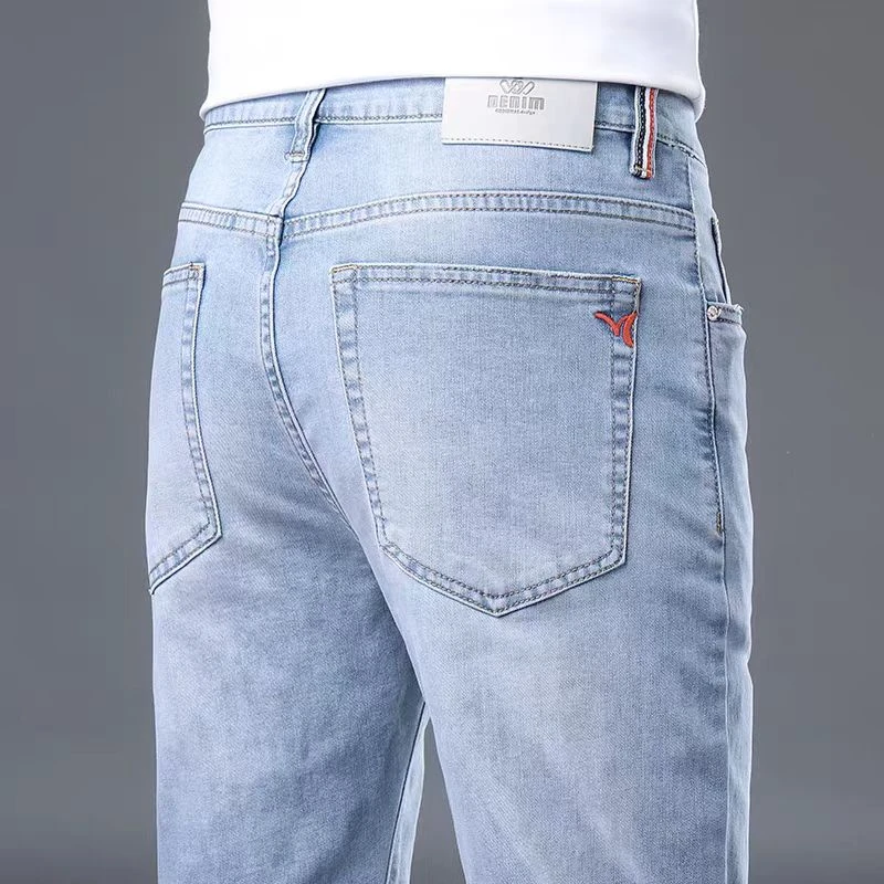 男士浅蓝色修身百搭牛仔裤