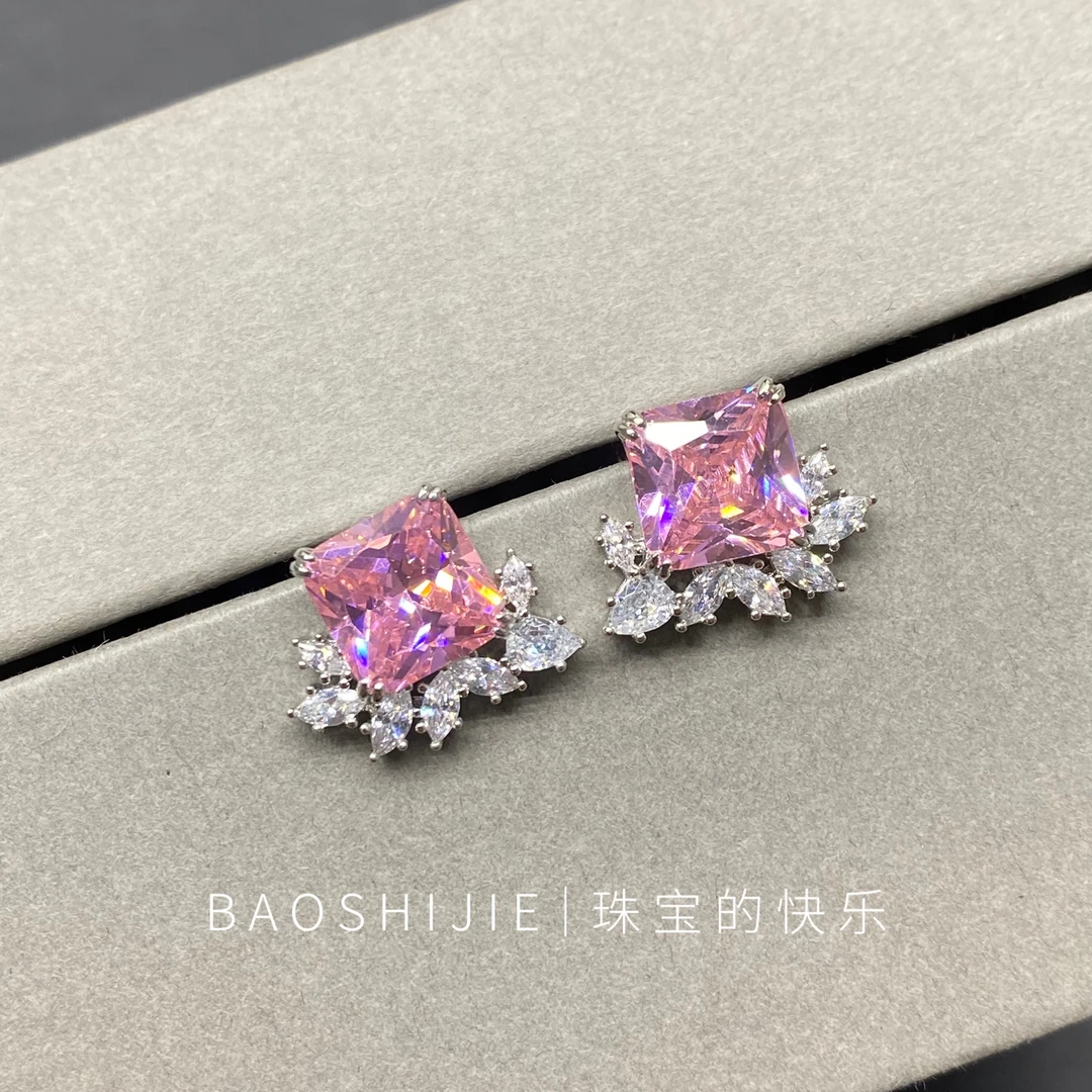 粉色方块花耳饰耳钉/e91