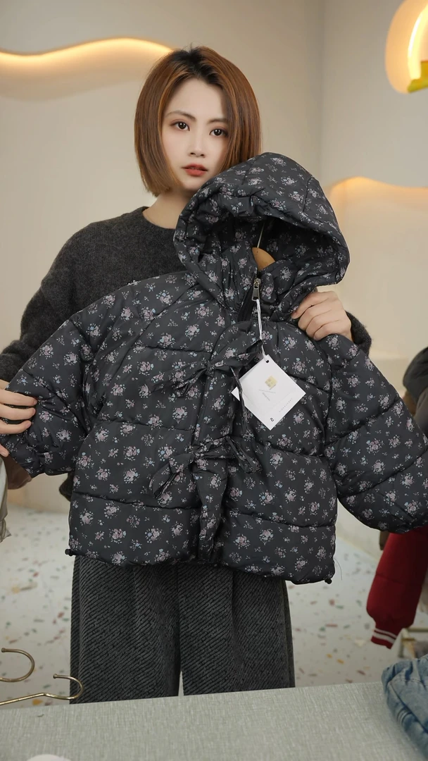 现货Z120女童冬季夹棉碎花外套