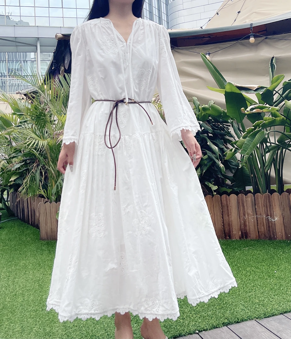 新款棉布刺绣气质时尚大方连衣裙