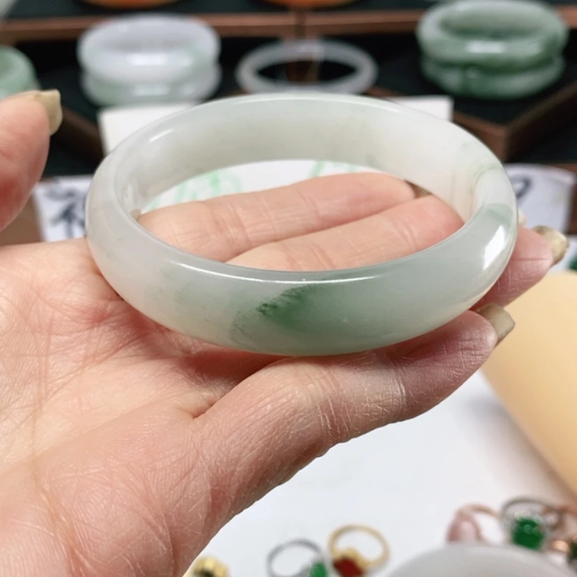 【闪购商品】石英质玉手镯未镶嵌程***锦