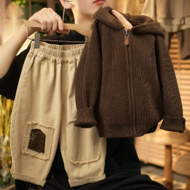 现货【静港暮色】针织毛衣外套男童2024新款连帽纯色刺绣拉链套装