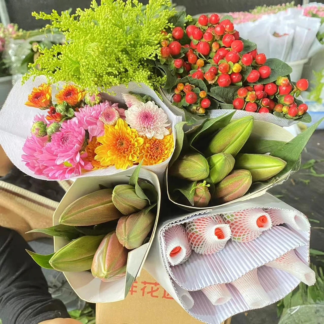 【鲜花组合套餐】云南鲜花粉色玫瑰花百合花，送保鲜剂养护