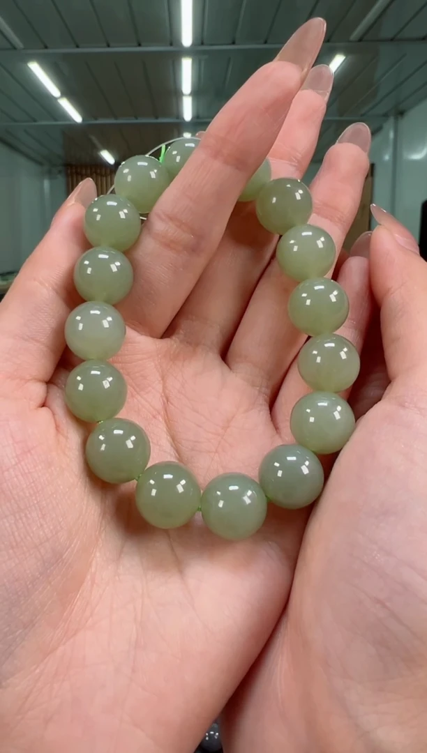【闪购商品】和田玉吊坠(赠链)未镶嵌串