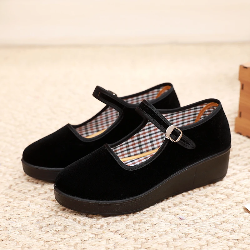 老北京布鞋女士松糕底黑色厚底广场舞鞋浅口传统妈妈鞋透气工作鞋