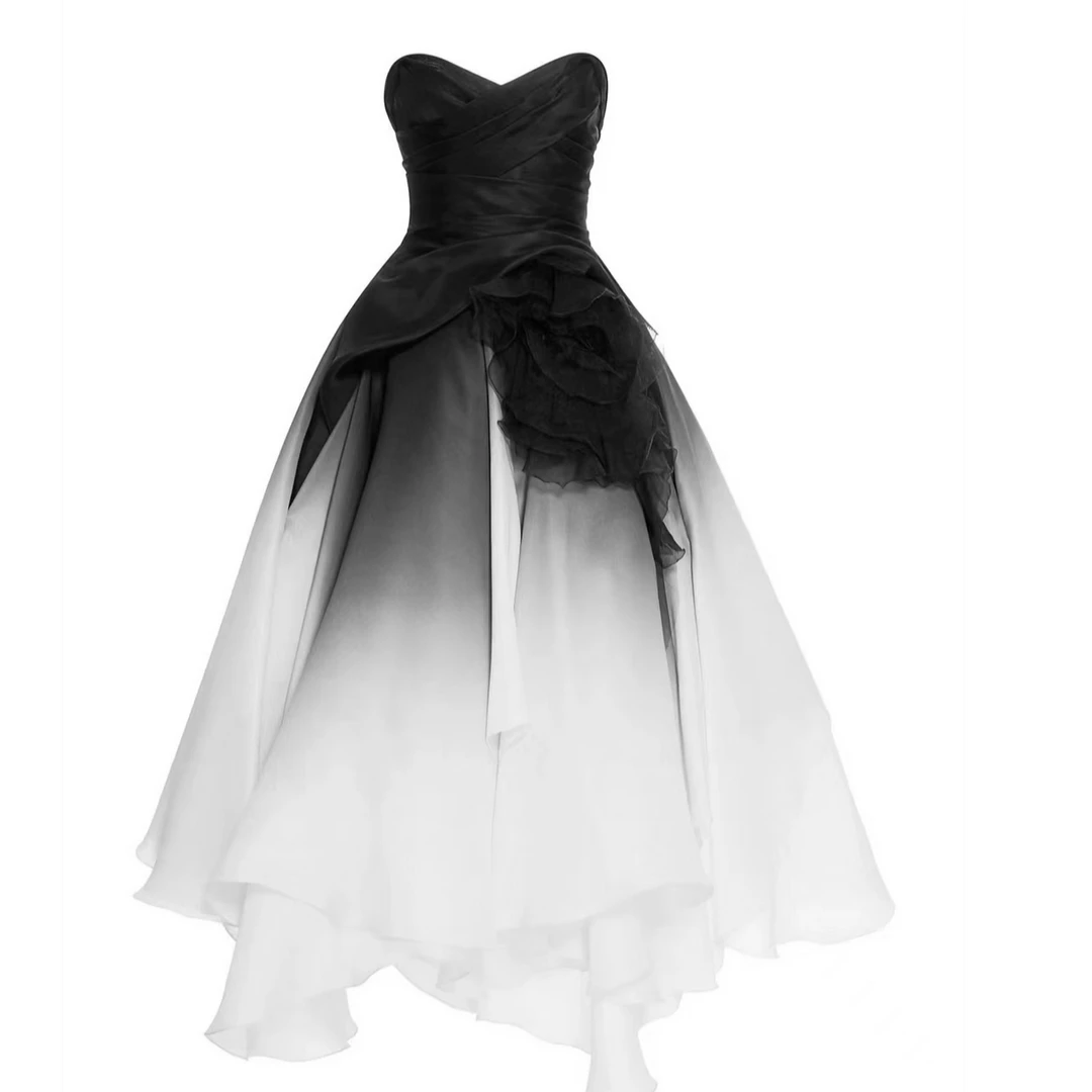 草莓服饰⑧.⑨⑨ 尾货清仓撤柜样衣默认瑕疵叫名字下单介意勿拍