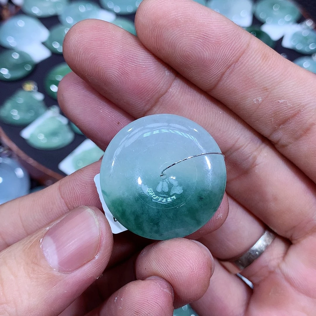 翡翠颈饰未镶嵌翡翠平安扣