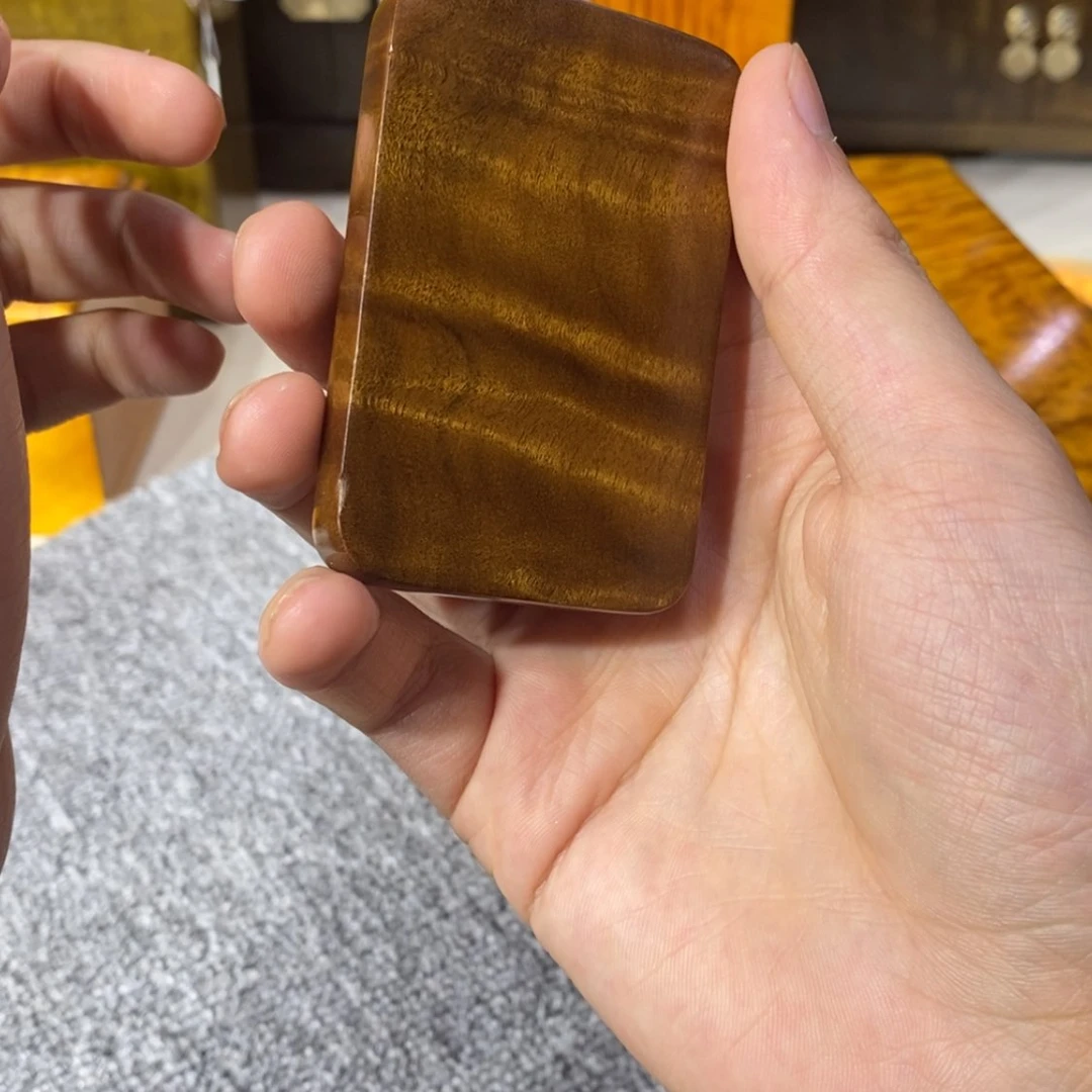【闪购商品】阴沉木老*