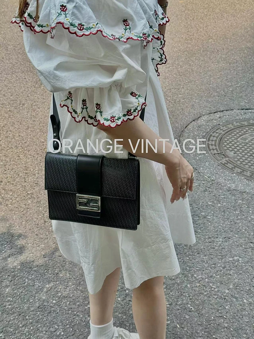 95新 FENDI/芬迪 芬迪 老花邮差包