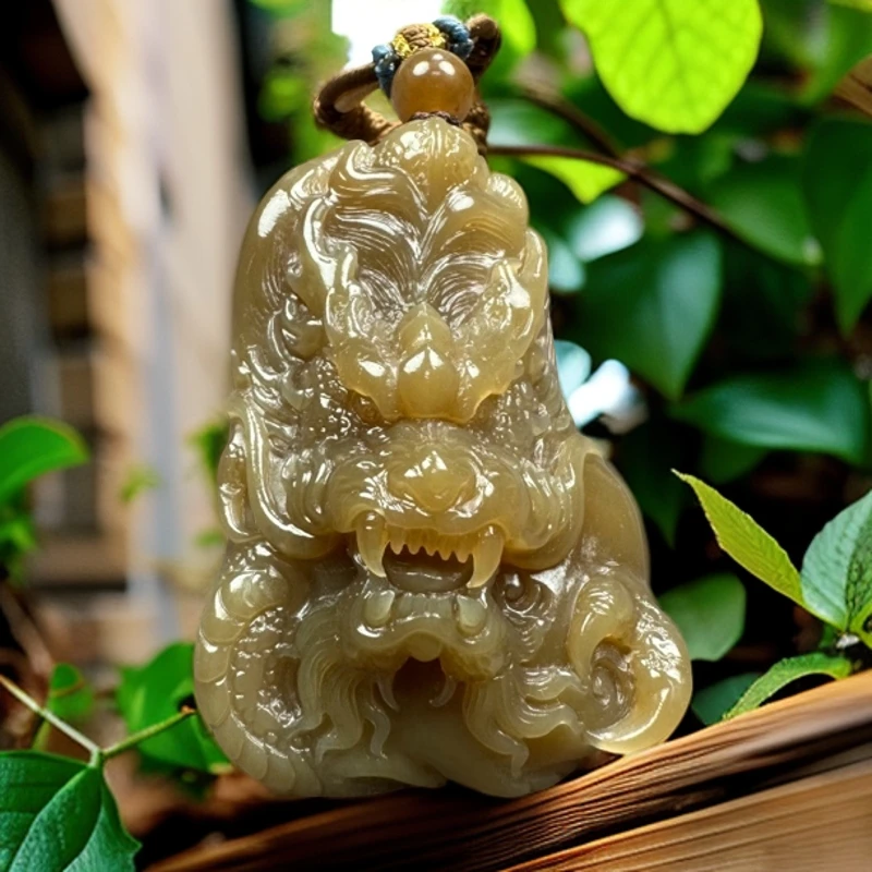 天然和田玉龙行天下纯糖玉石挂件