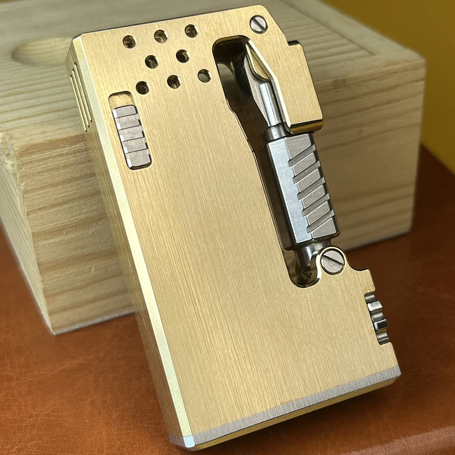 新款黄铜龙牙弯刀打火机一键弹射点火手工机械复古创意收藏送礼品