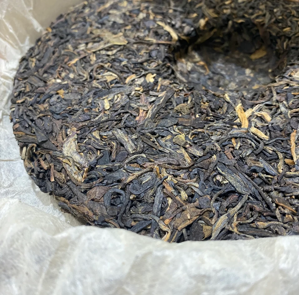 【七星*孔雀】 2010年 烟香 生茶 普洱茶