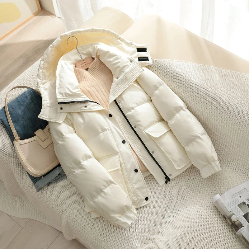 波司断码羽绒服加厚连帽防寒保暖保暖女2023新款欧货羽绒女短款保