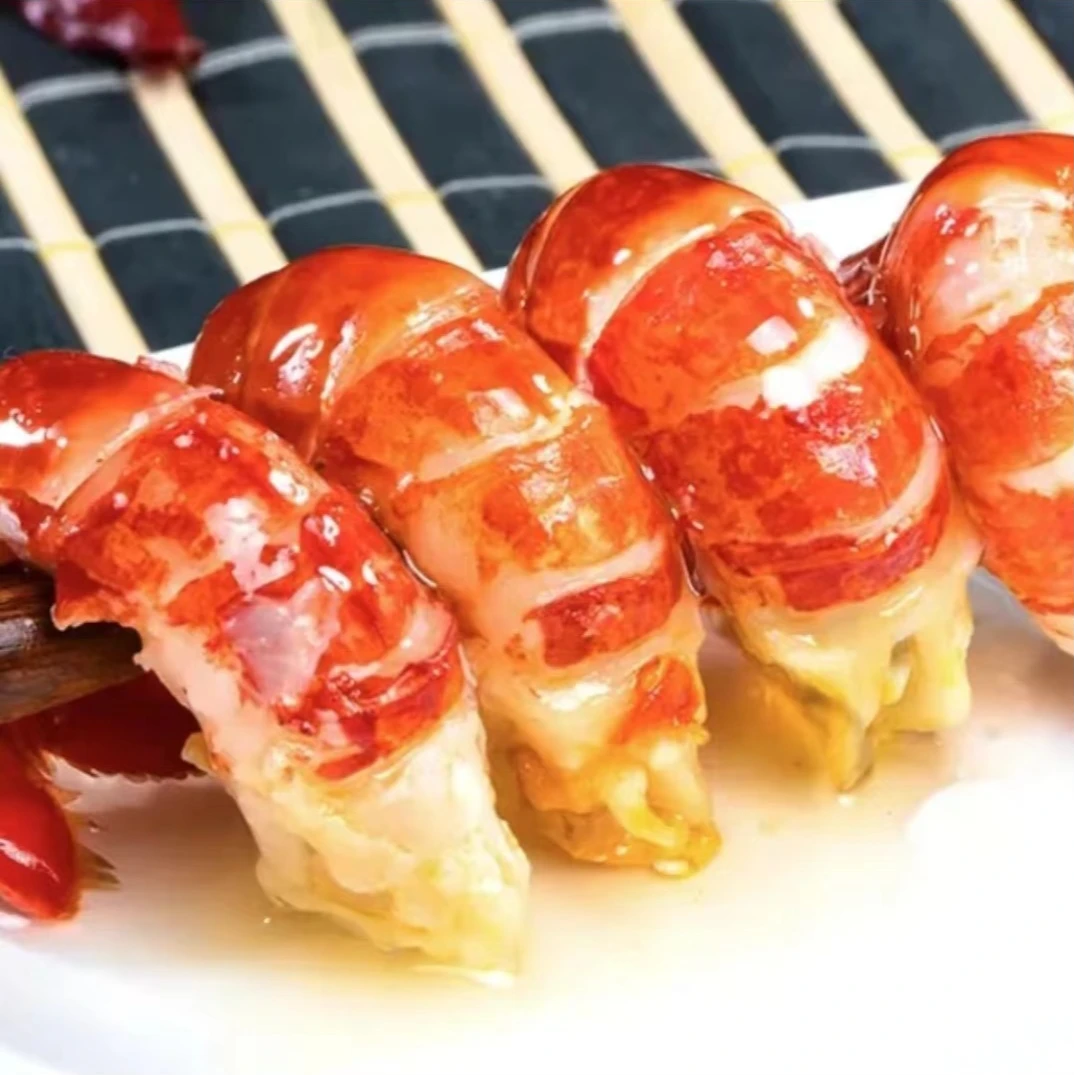 特级新鲜头茬活龙虾带黄龙虾尾到手四斤